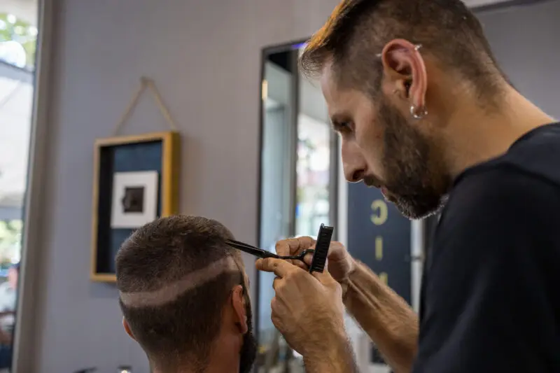 Corte de cabelo Ganesha Ink